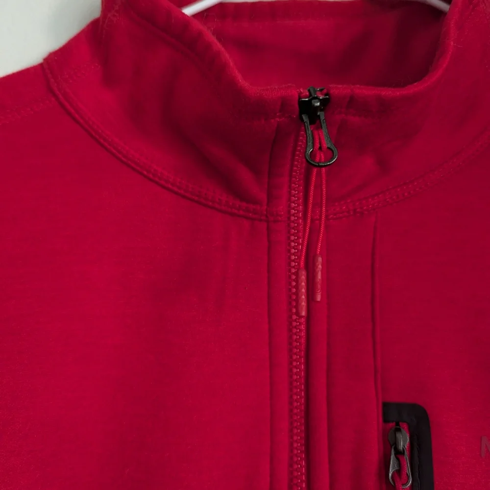 The North Face Mens Medium Mid-weight Smooth-faced Fleece 1/4Zip Pullover Red 44
